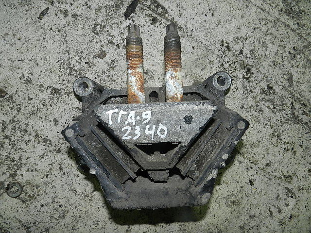 Подушка двигателя (ДВС) задняя б/у 81962100597 для MAN (Ман)