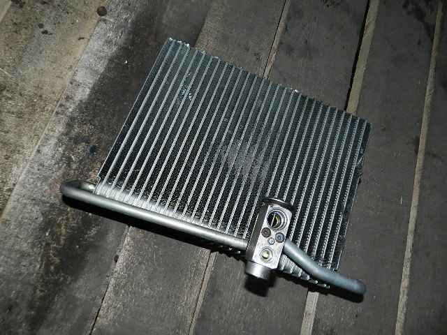 Радиатор кондиционера (испаритель) б/у 6163909/93245 для Volvo (Вольво)