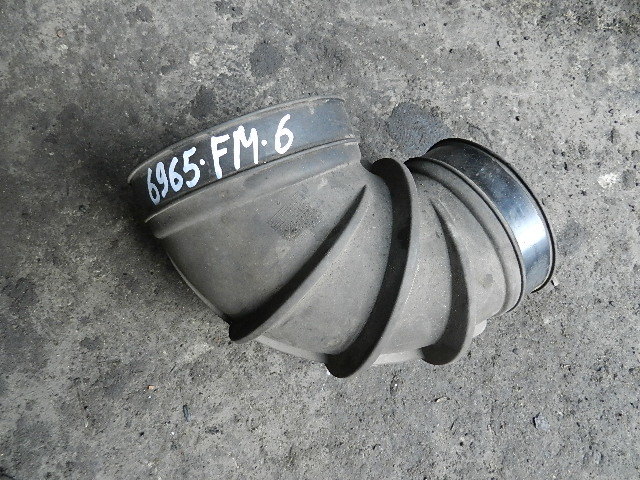 Патрубок турбины резиновый б/у 3183533 для Volvo (Вольво)