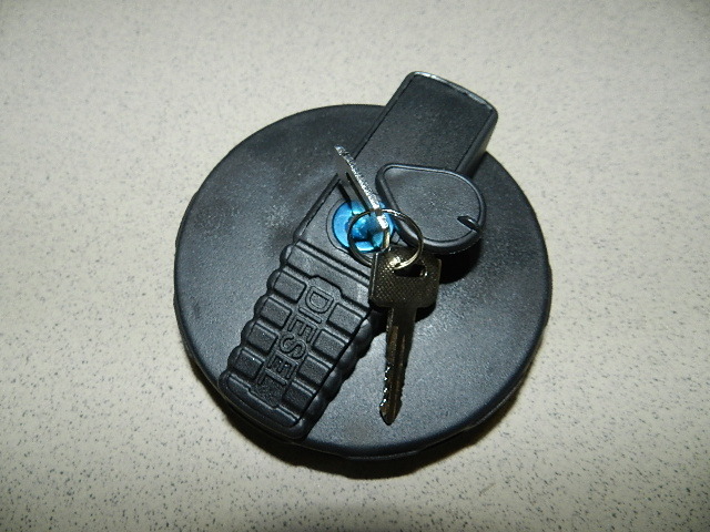 Крышка топливного бака 80 мм с защитой ключа (пластик) нов. da-np213
