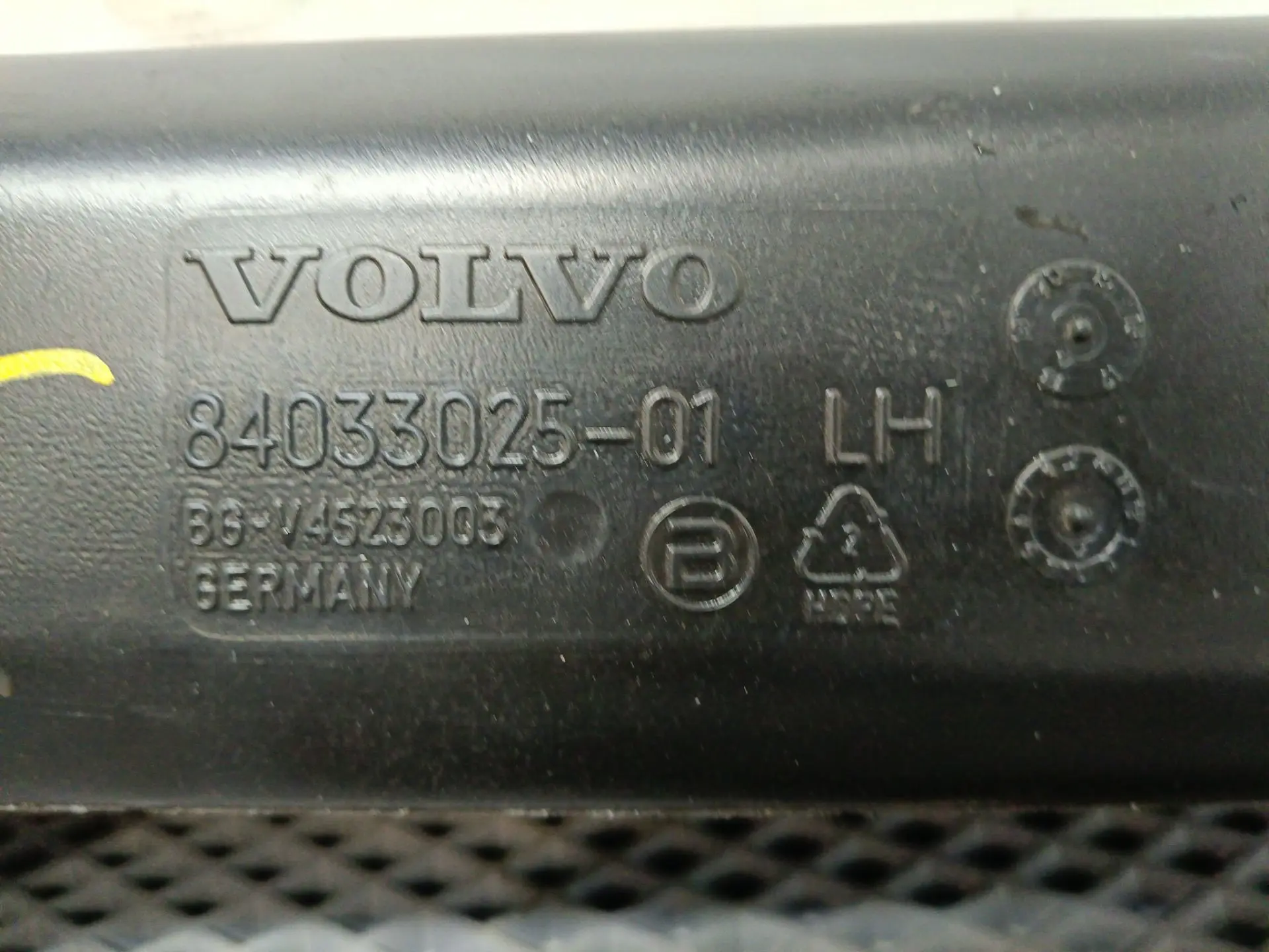 Воздуховод отопителя  б/у 84033025 для Volvo (Вольво) - 1