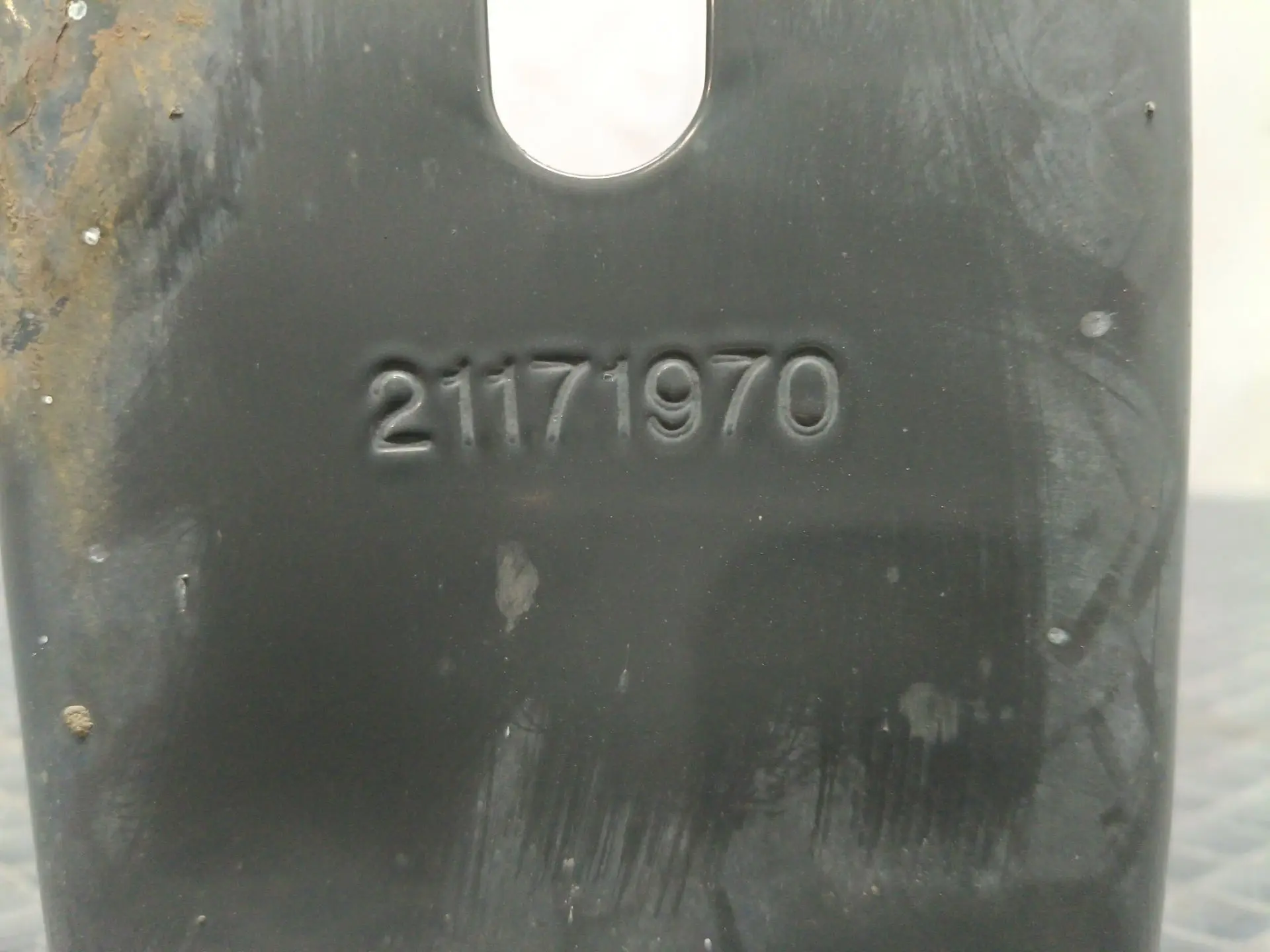 Кронштейн кабины задний левый б/у 21171970 для Volvo (Вольво) - 3