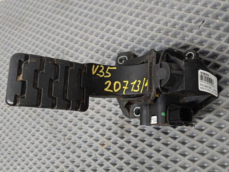 Педаль газа б/у 84416421 для Volvo (Вольво) - 1