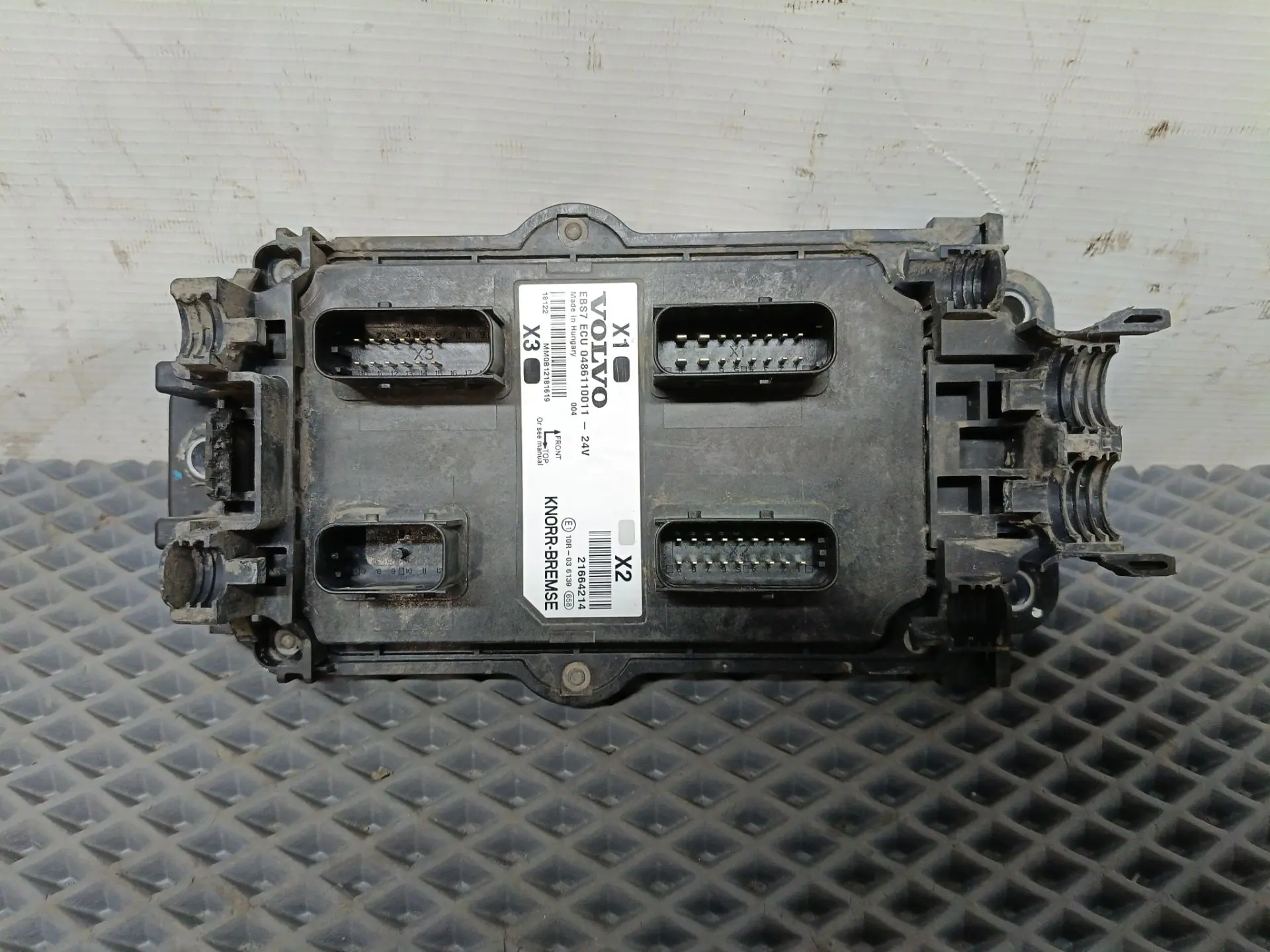 Блок управления ABS б/у 21664214 для Volvo (Вольво) - 1