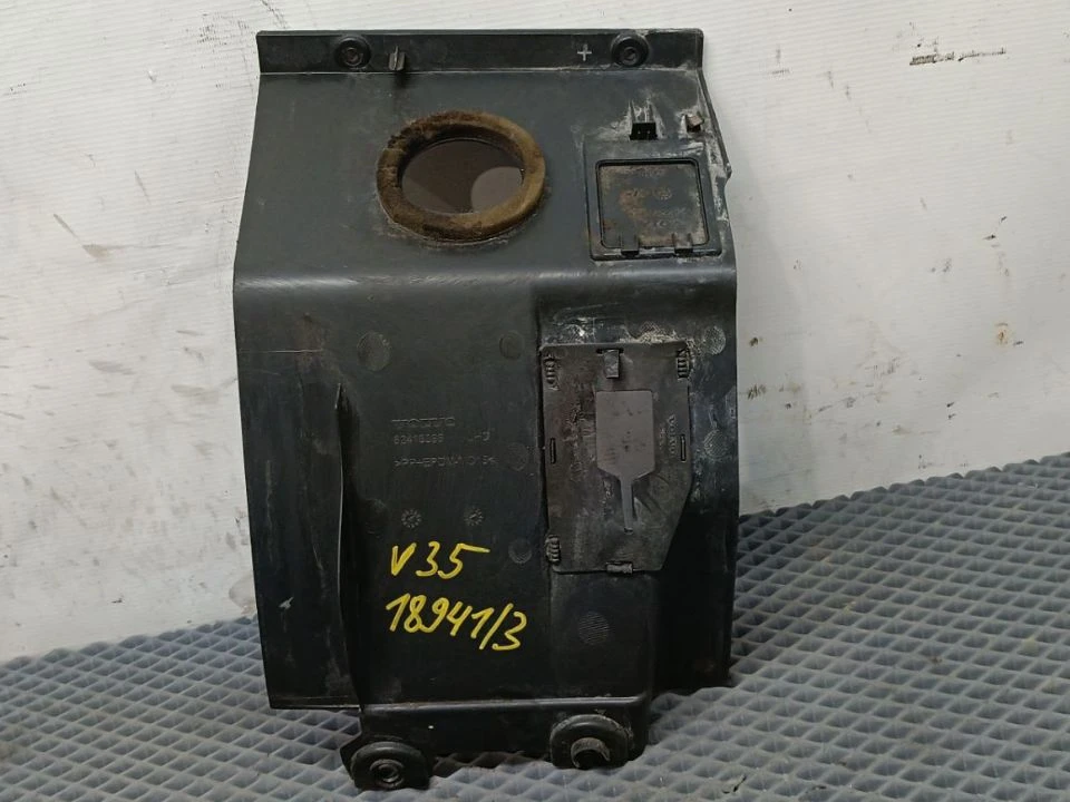 Накладка торпедо левая нижняя б/у 82415366 для Volvo (Вольво) VOLVO - 1