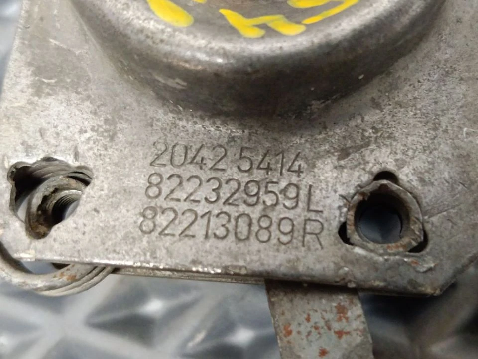 Замок капота б/у 82232959 / 82213089 / 20425414 для Volvo (Вольво) - 2
