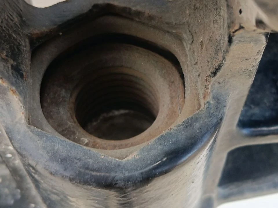 Кронштейн бампера левый б/у 21767731 для Volvo (Вольво) - 1