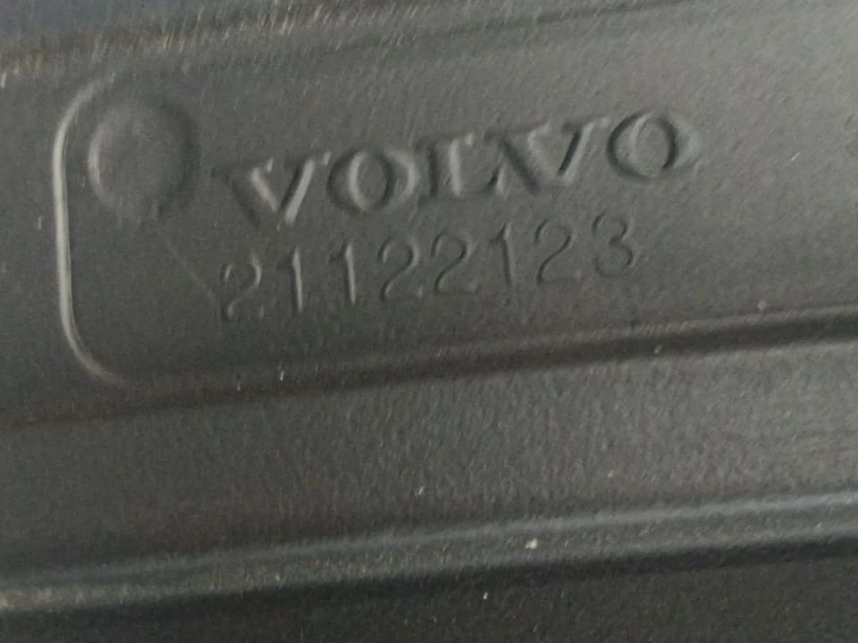 Воздухозаборник б/у 21122123 для Volvo (Вольво) VOLVO - 1