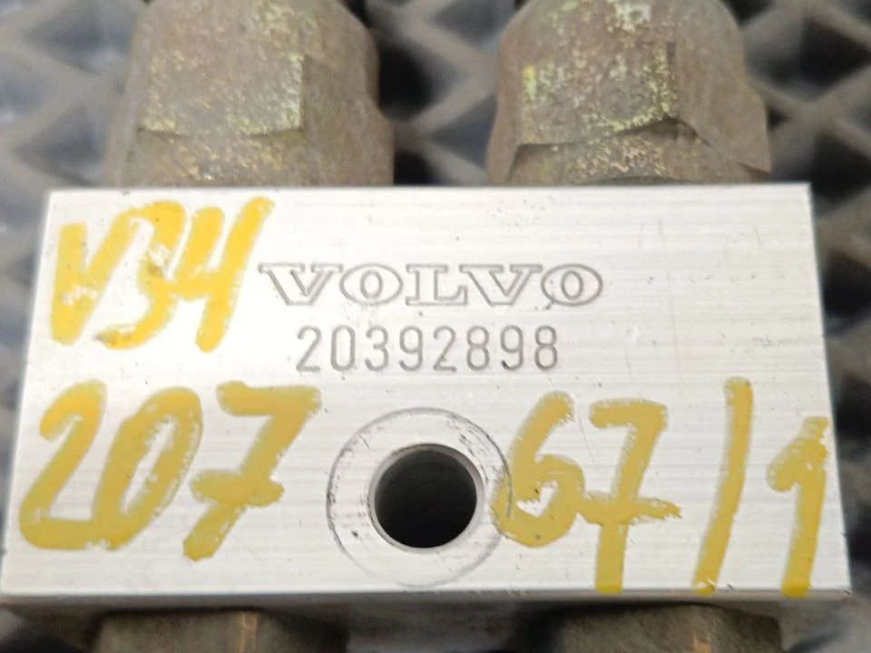 Распределитель тормозных сил б/у 20392898 для Volvo (Вольво) - 1