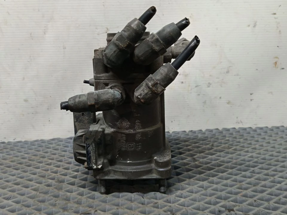 Главный тормозной кран б/у 21390585 / K040159N00 для Volvo (Вольво) - 3