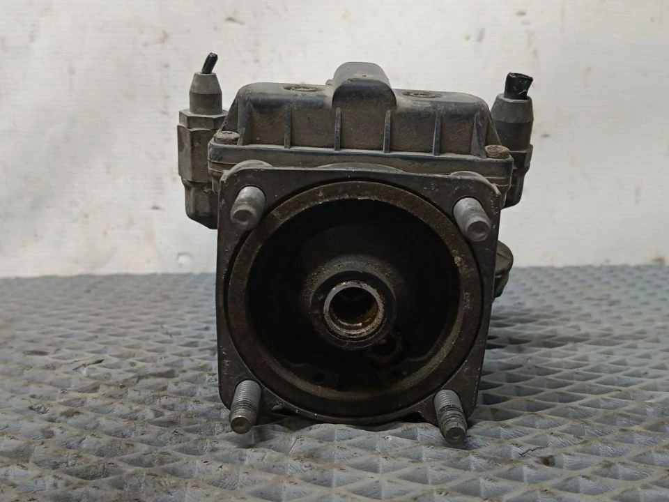 Главный тормозной кран б/у 21390585 / K040159N00 для Volvo (Вольво) - 4