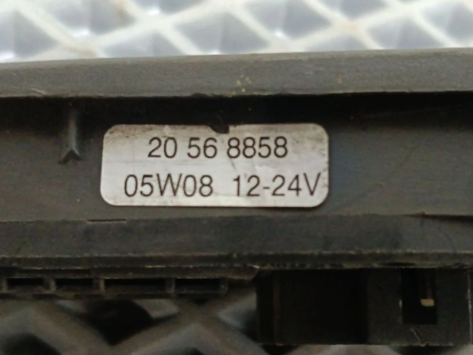 Блок комфорта прав. б/у 20568858 / 21543901 / 20452018 для Volvo (Вольво) - 2