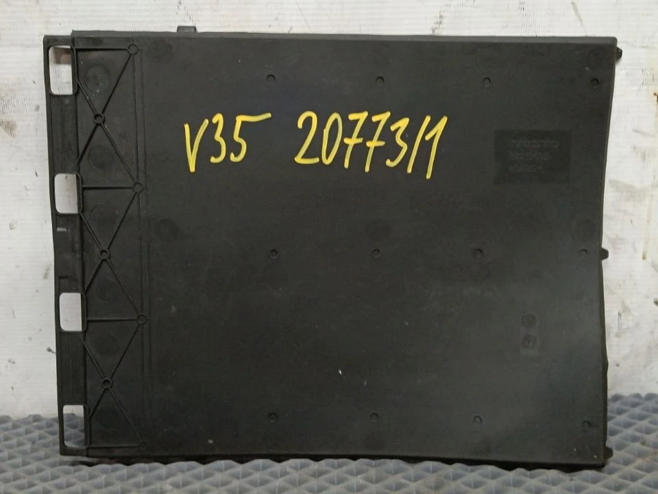 Резиновый коврик отделения для хранения б/у 82353693 для Volvo (Вольво) - 1