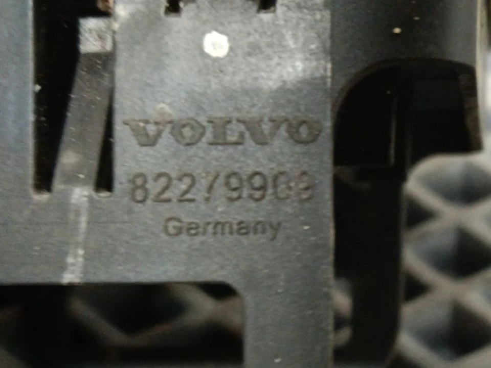 Дефлектор воздуховода б/у 82279909 для Volvo (Вольво) - 1