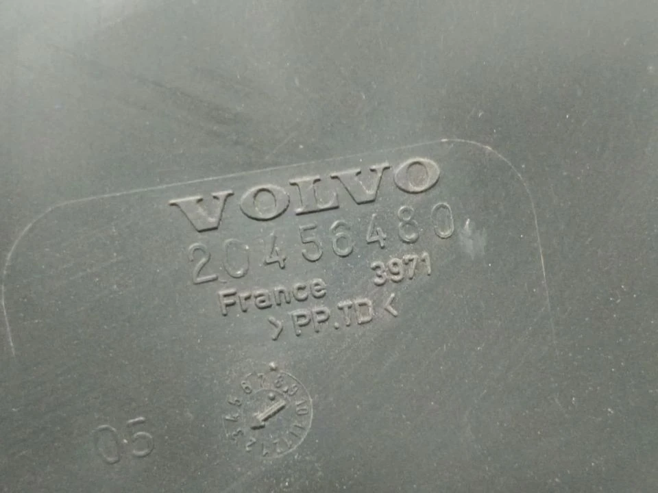 Воздухозаборник (верхняя часть) б/у 20456480 для Volvo (Вольво) - 2