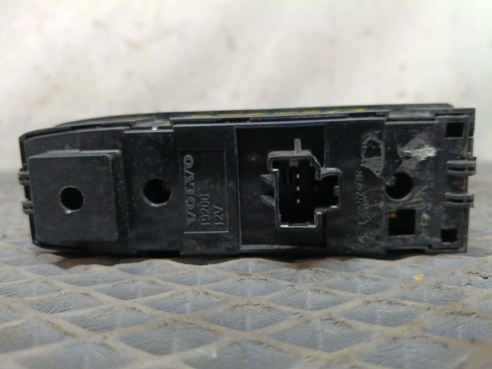 Блок комфорта левый б/у 22154237 для Volvo (Вольво) - 1