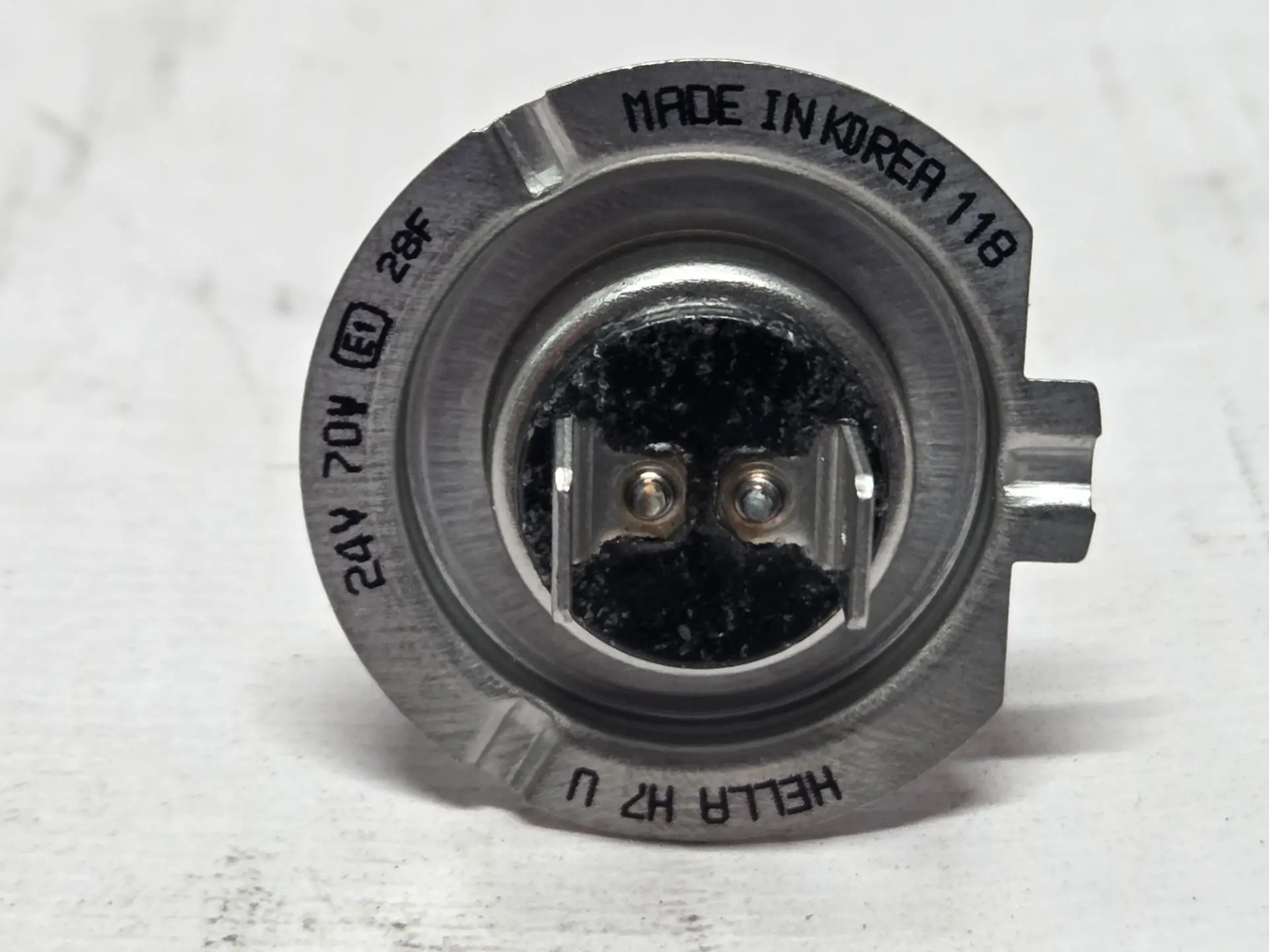 Лампа H7 24V 70W PX26d галогенная  нов. для грузовые HELLA - 1