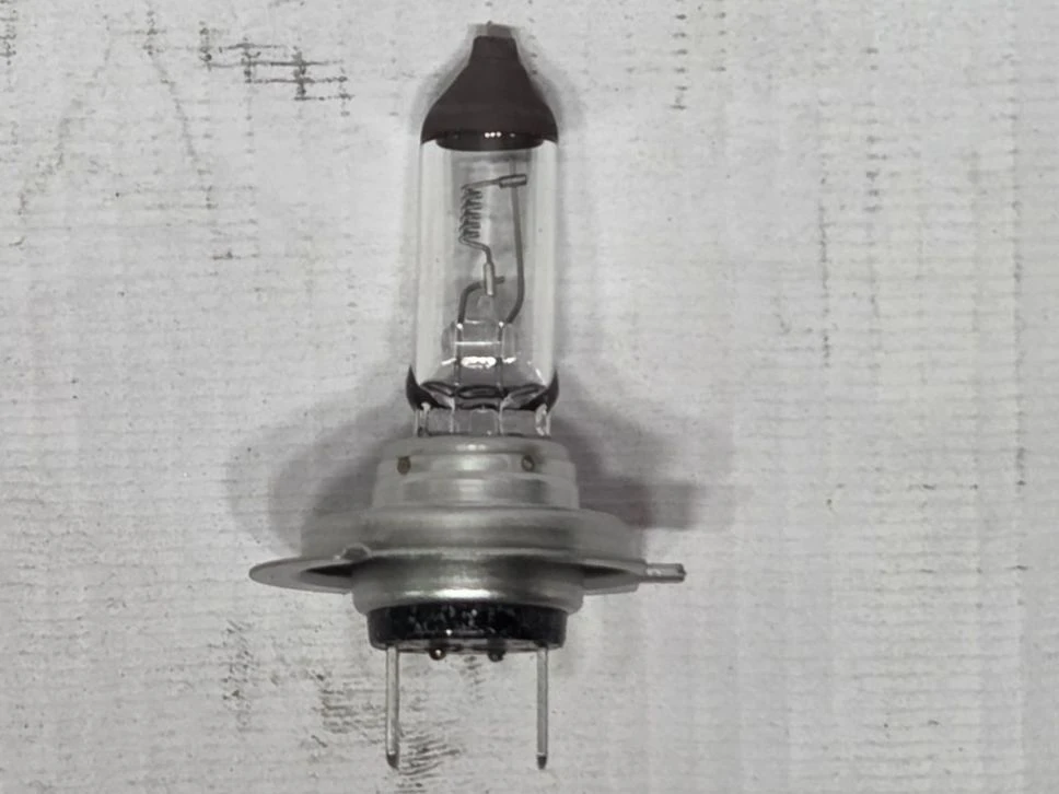 Лампа H7 24V 70W PX26d галогенная  нов. для грузовые HELLA - 2