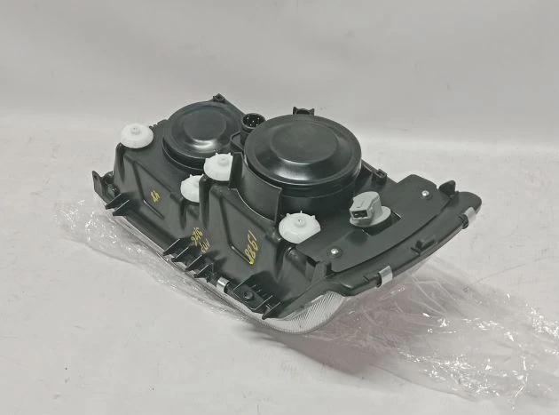 Фара головного света лев. нов. 1743684/1699300/1641742  для DAF (Даф) S&K - 2